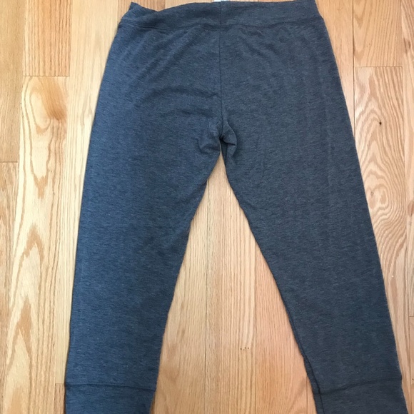 Guess cropped  lounge pants/leggings - size Large, never worn - Picture 2 of 4